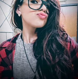 Meet your Posher, Karissa